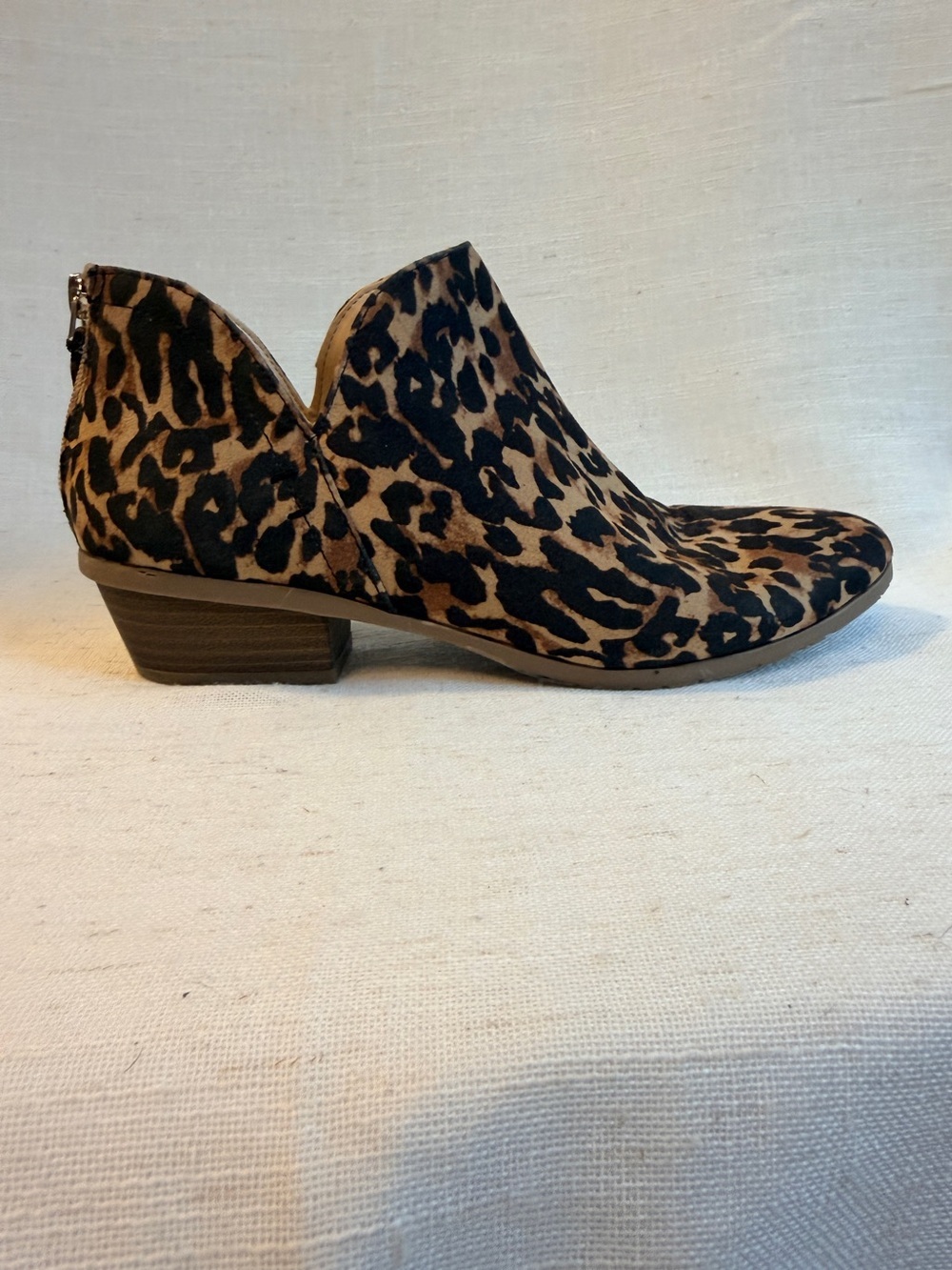 Kenneth Cole Reaction Side Way Leopard Booties Women’s 8.5 Pointed Toe - Picture 2 of 9